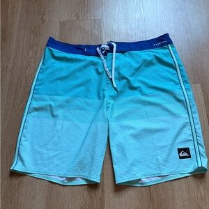 Quiksilver High Line Board Shorts Swim Trunks Blue Striped Size 36 Drawstring